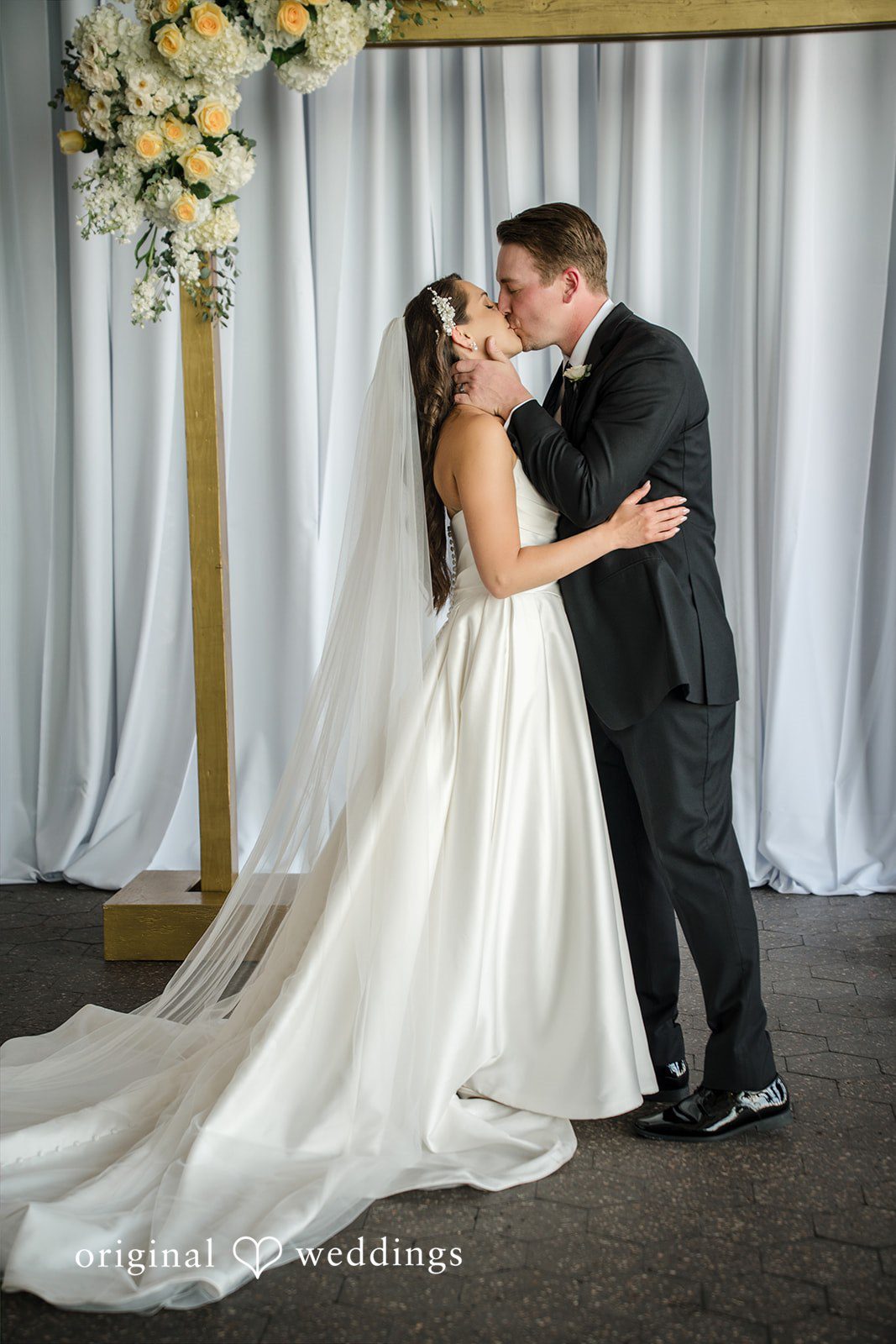 Ann + Justin The couple takes their first kiss