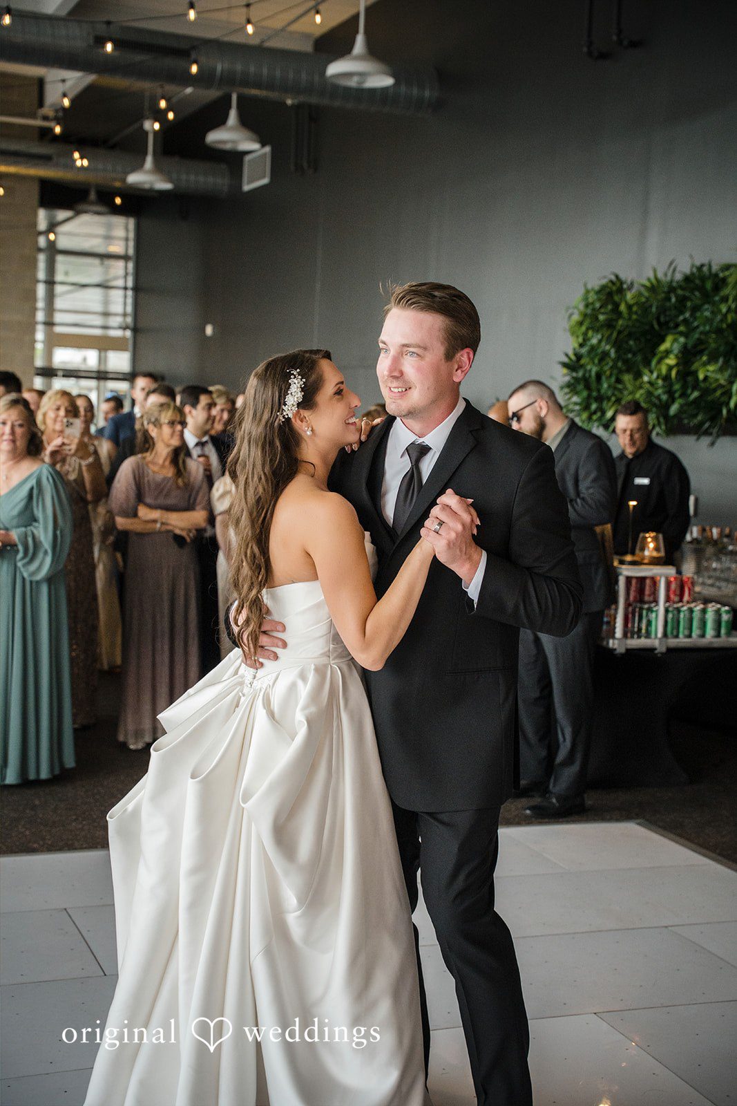 Ann + Justin Moment on the dance floor