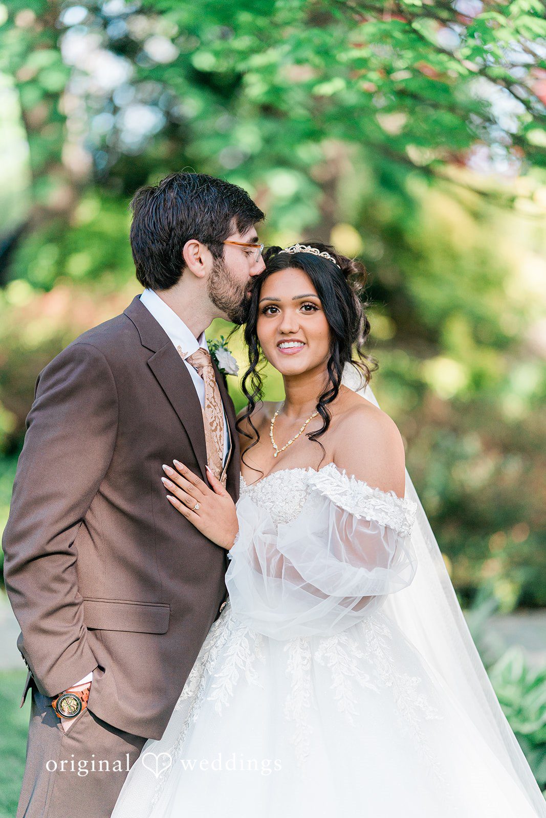 Sabrina + Jonathan Stunning picture of couple at Westbury Manor