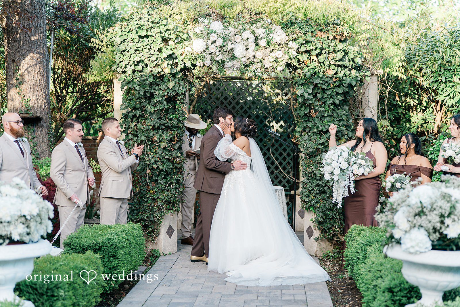 Sabrina + Jonathan Romantic first kiss moment of the couple