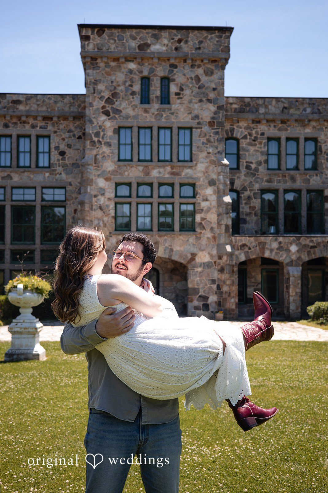 Groom lifting the bride at Borderland State Park