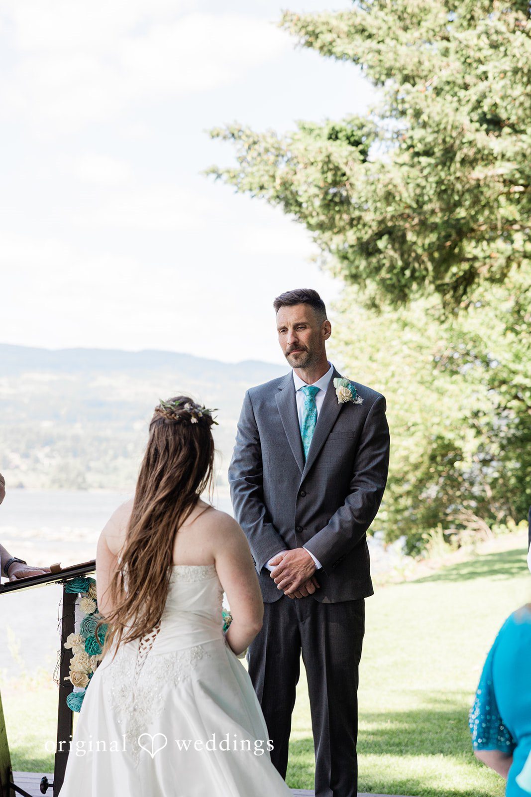 David + Rowanna Cascade Locks Marine Park Wedding | David & Rowanna -