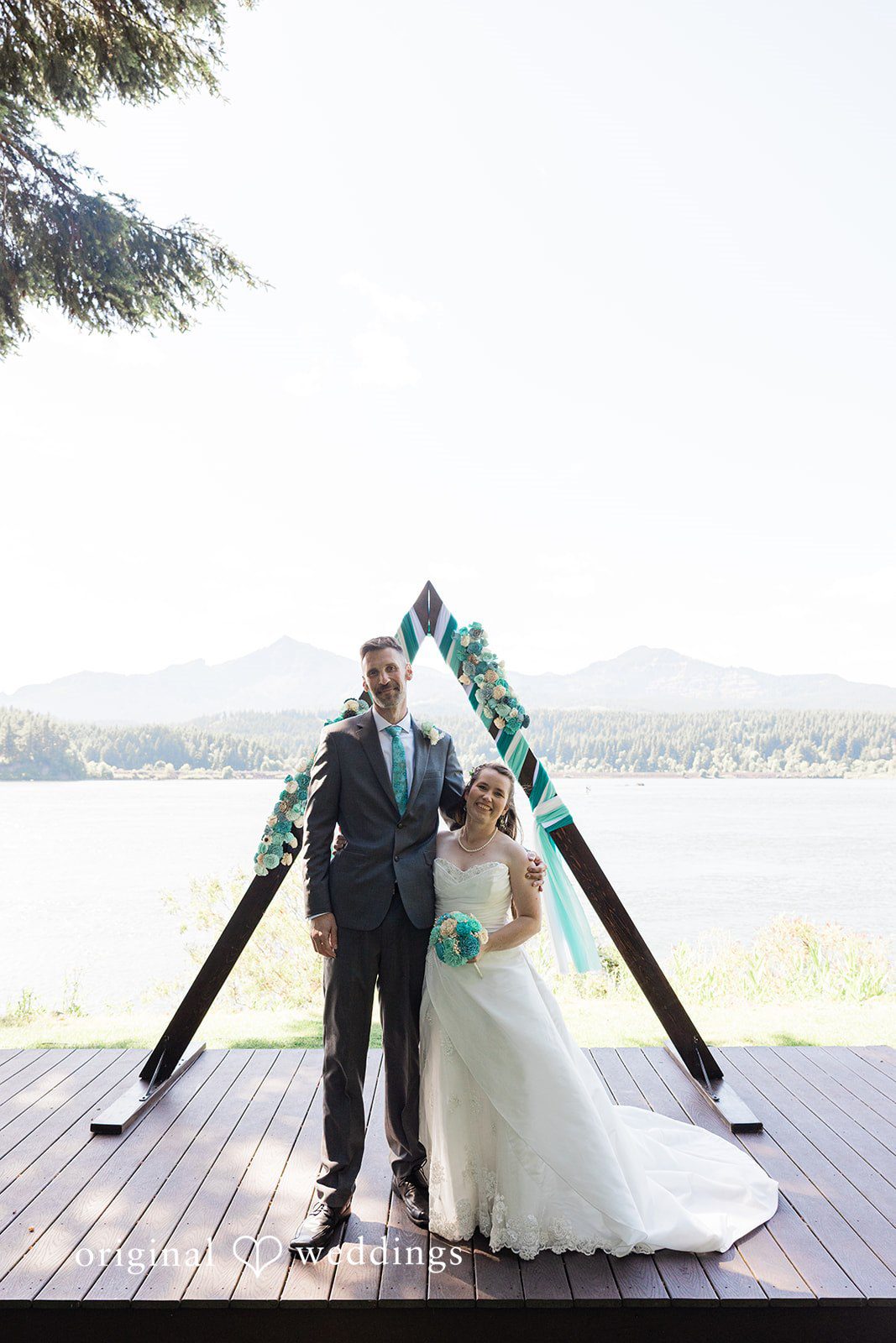 David + Rowanna Cascade Locks Marine Park Wedding | David & Rowanna -