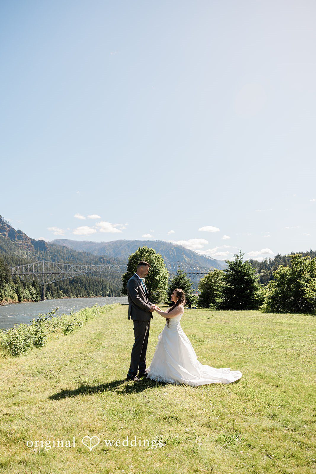 David + Rowanna Cascade Locks Marine Park Wedding | David & Rowanna -