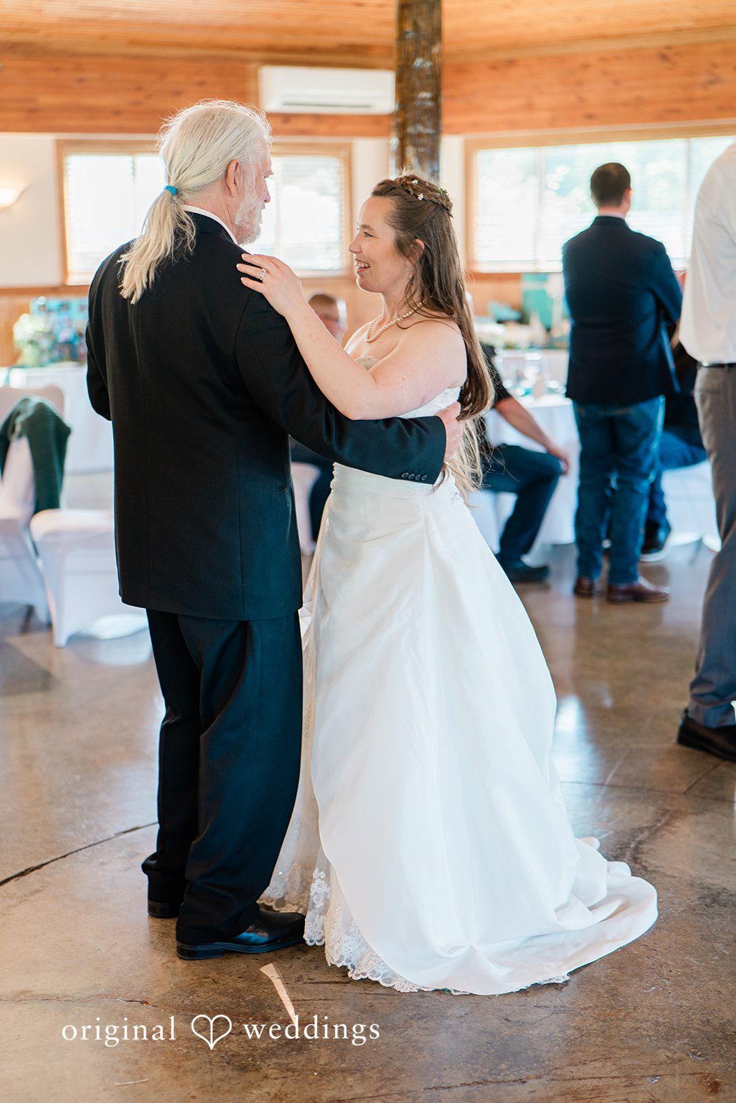 David + Rowanna Cascade Locks Marine Park Wedding | David & Rowanna -