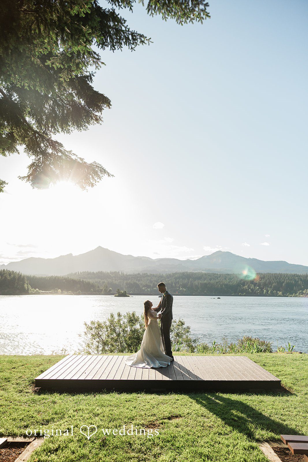 David + Rowanna Cascade Locks Marine Park Wedding | David & Rowanna -
