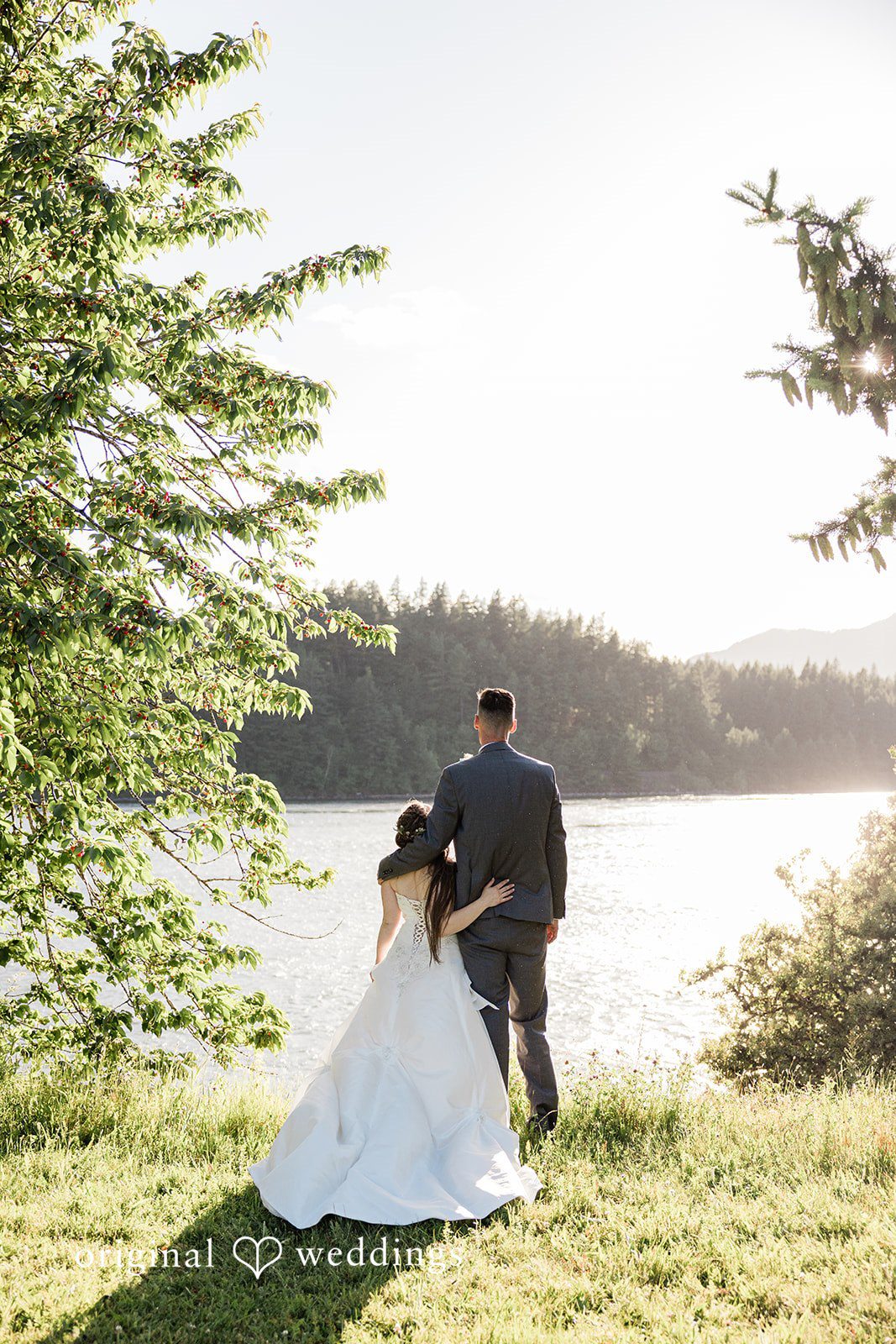 David + Rowanna Cascade Locks Marine Park Wedding | David & Rowanna -