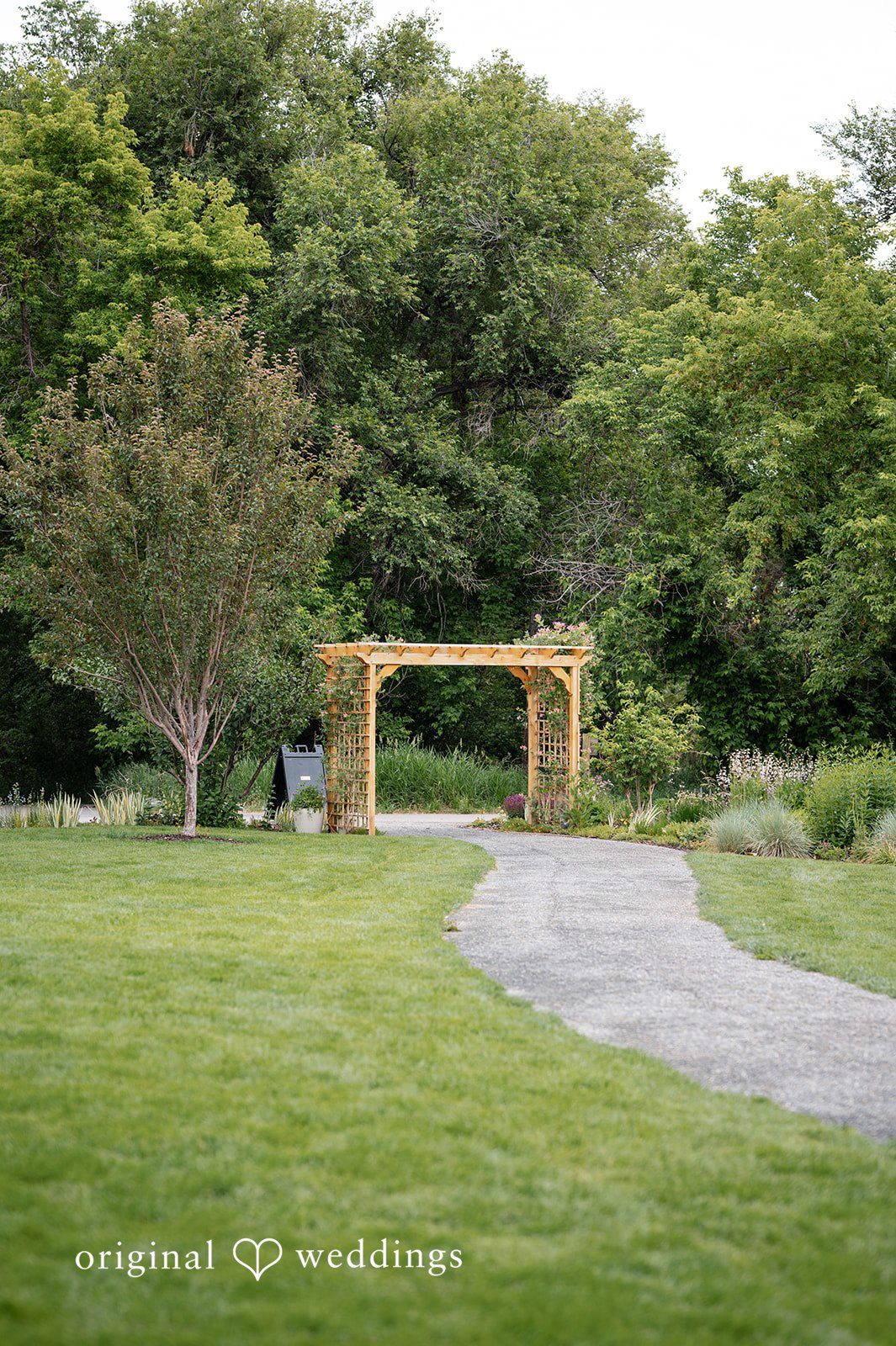 Molly + Maclean Denver Wedding Photographers at Chatfield Farms | Molly & Maclean -
