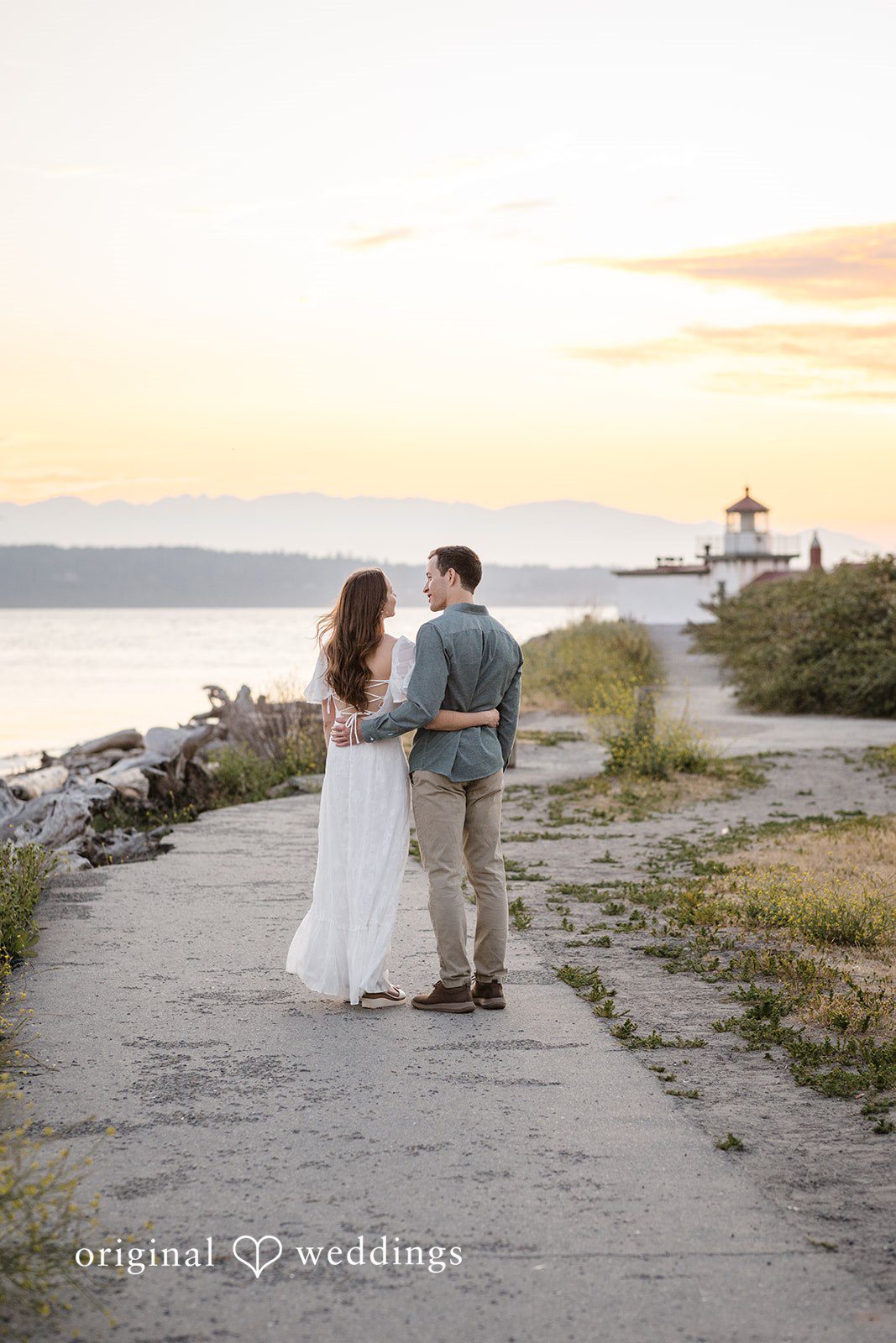 Jocelyn + Rylan Seattle Engagement Photographers at Discovery Park | Jocelyn & Rylan -