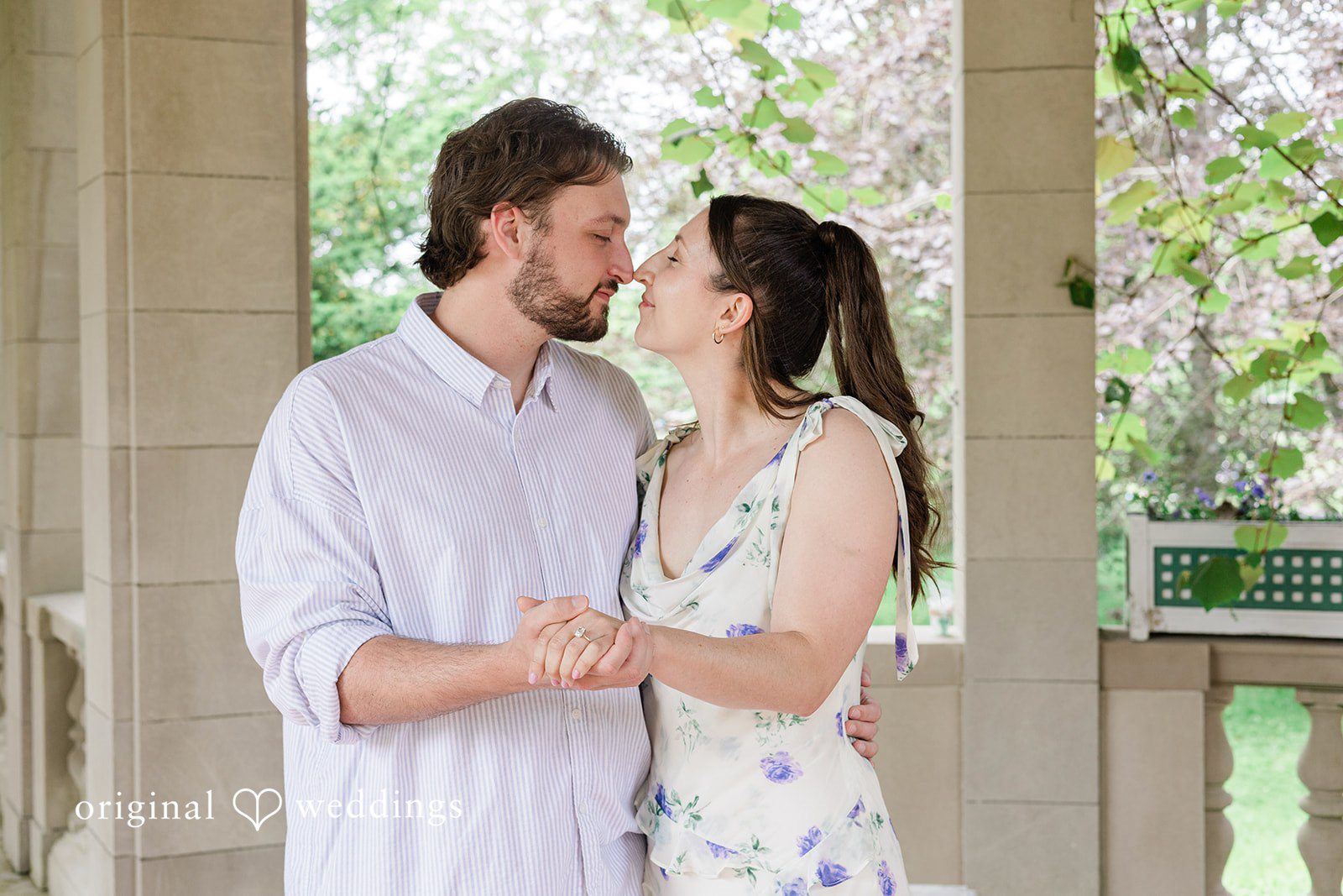Romantic close-up of the couple at Harkness Park