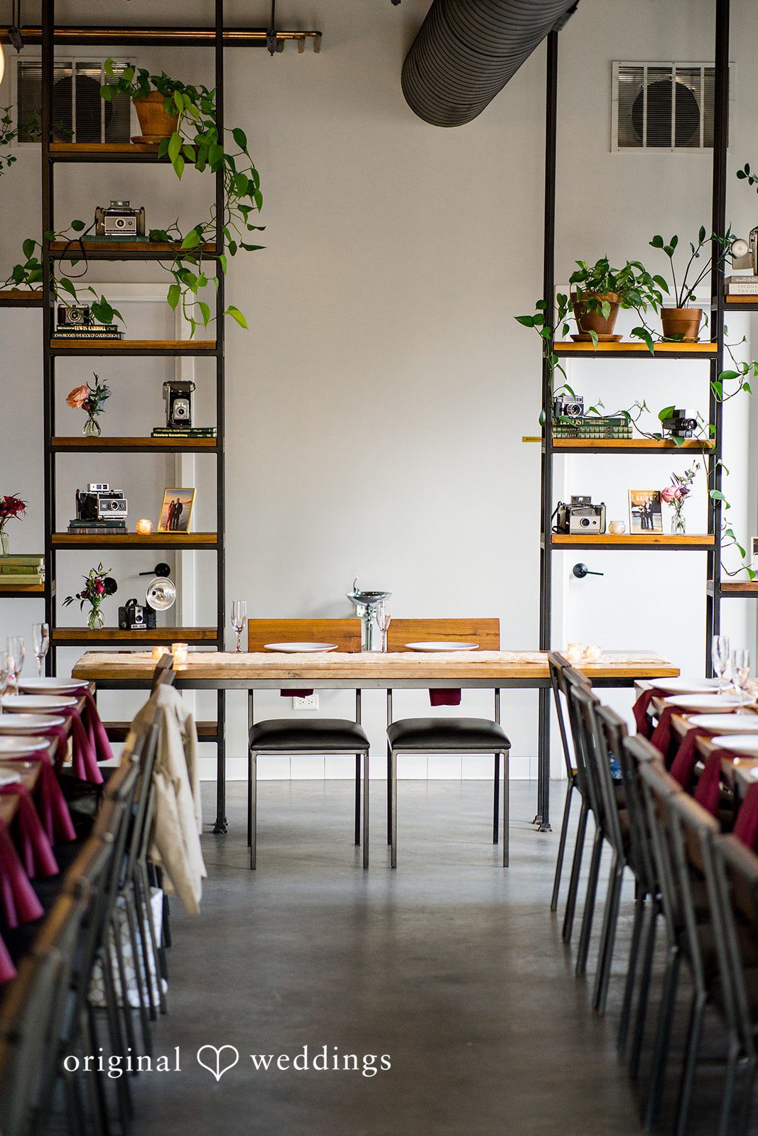 Elegant wedding table styling at Lytle House