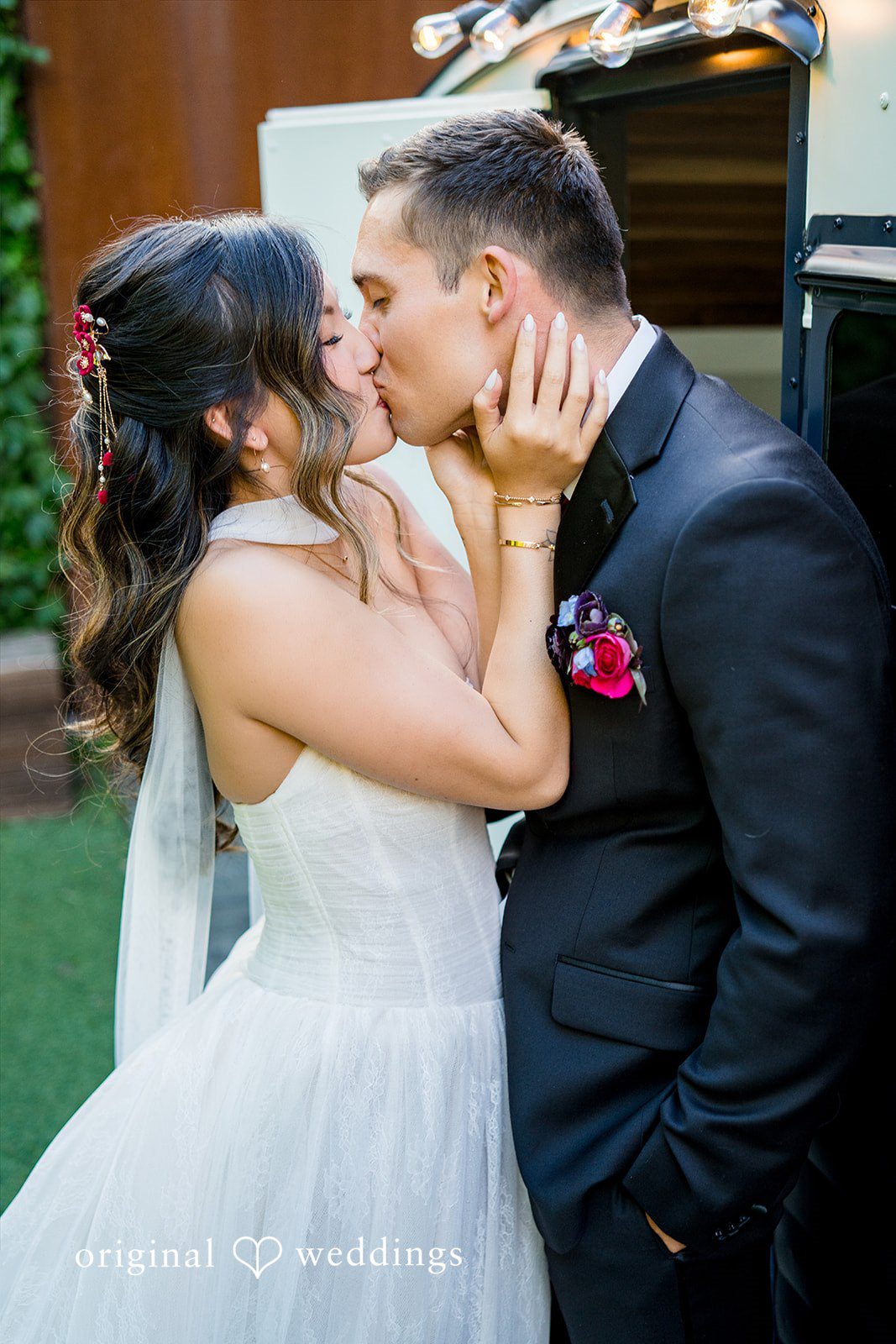 Romantic couple kiss at Lytle House