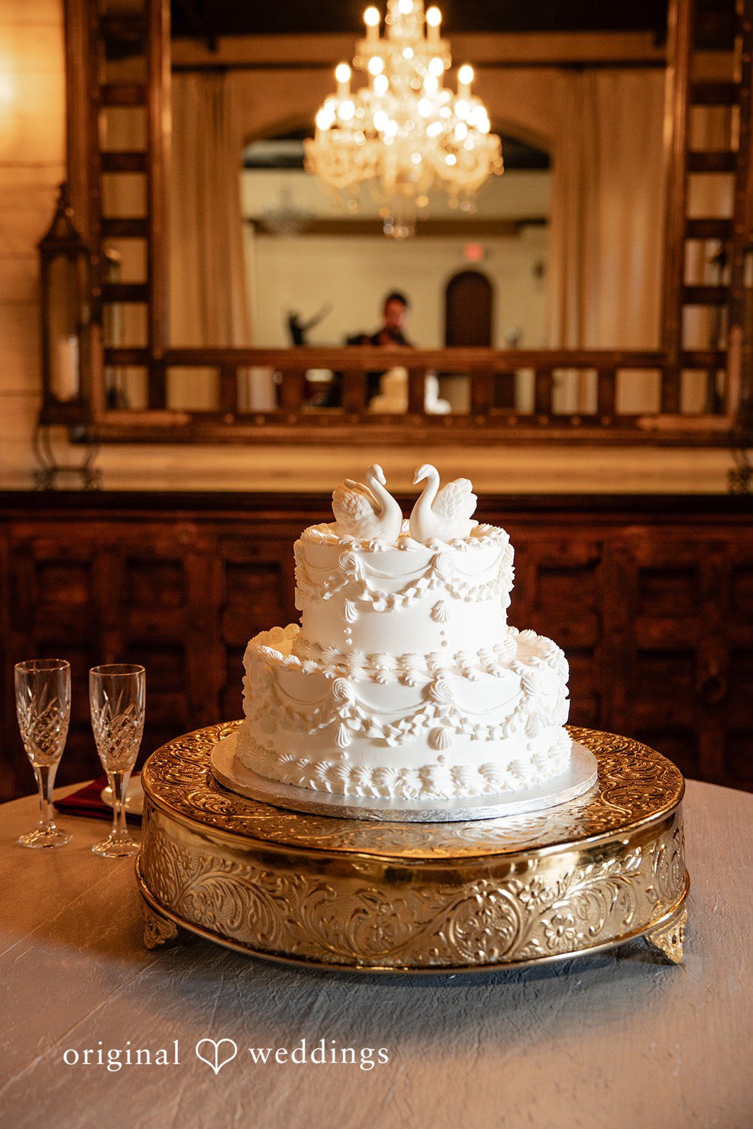Vanessa + Abdelrahman An all-white wedding cake
