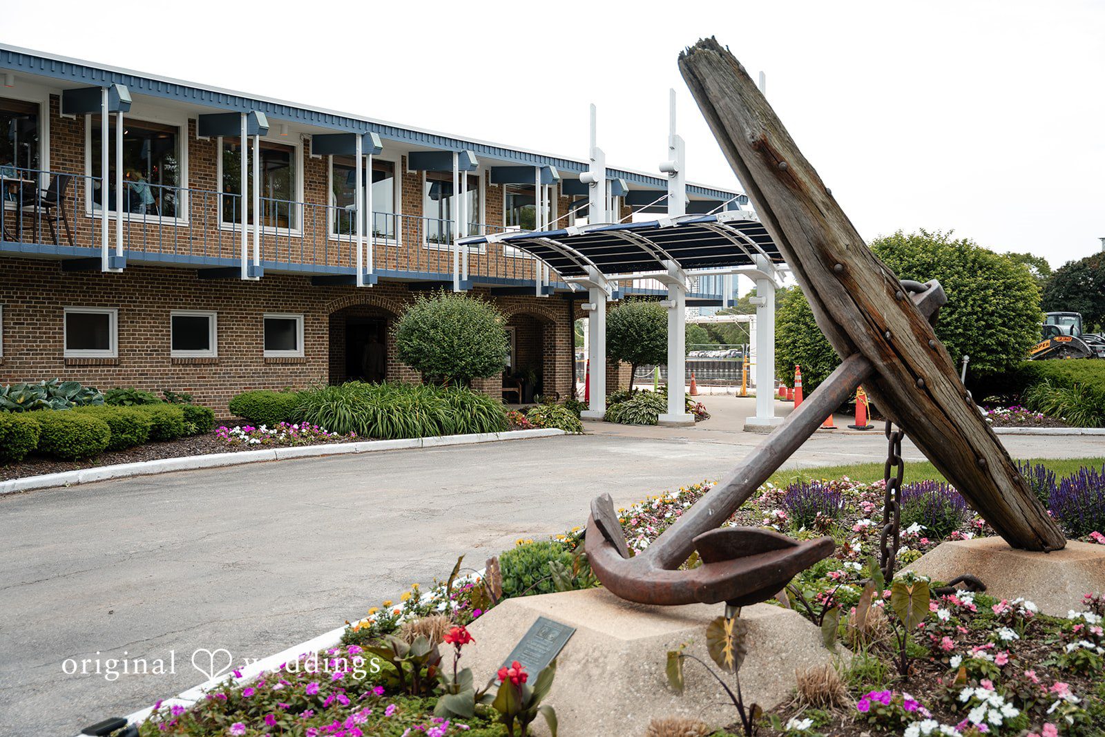 Chelsea + Matthew Milwaukee Yacht Club building