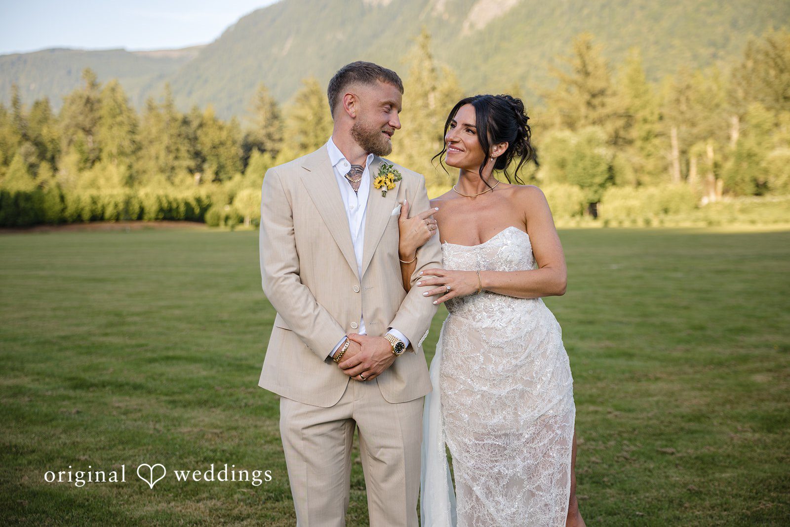A stunning portrait of the couple