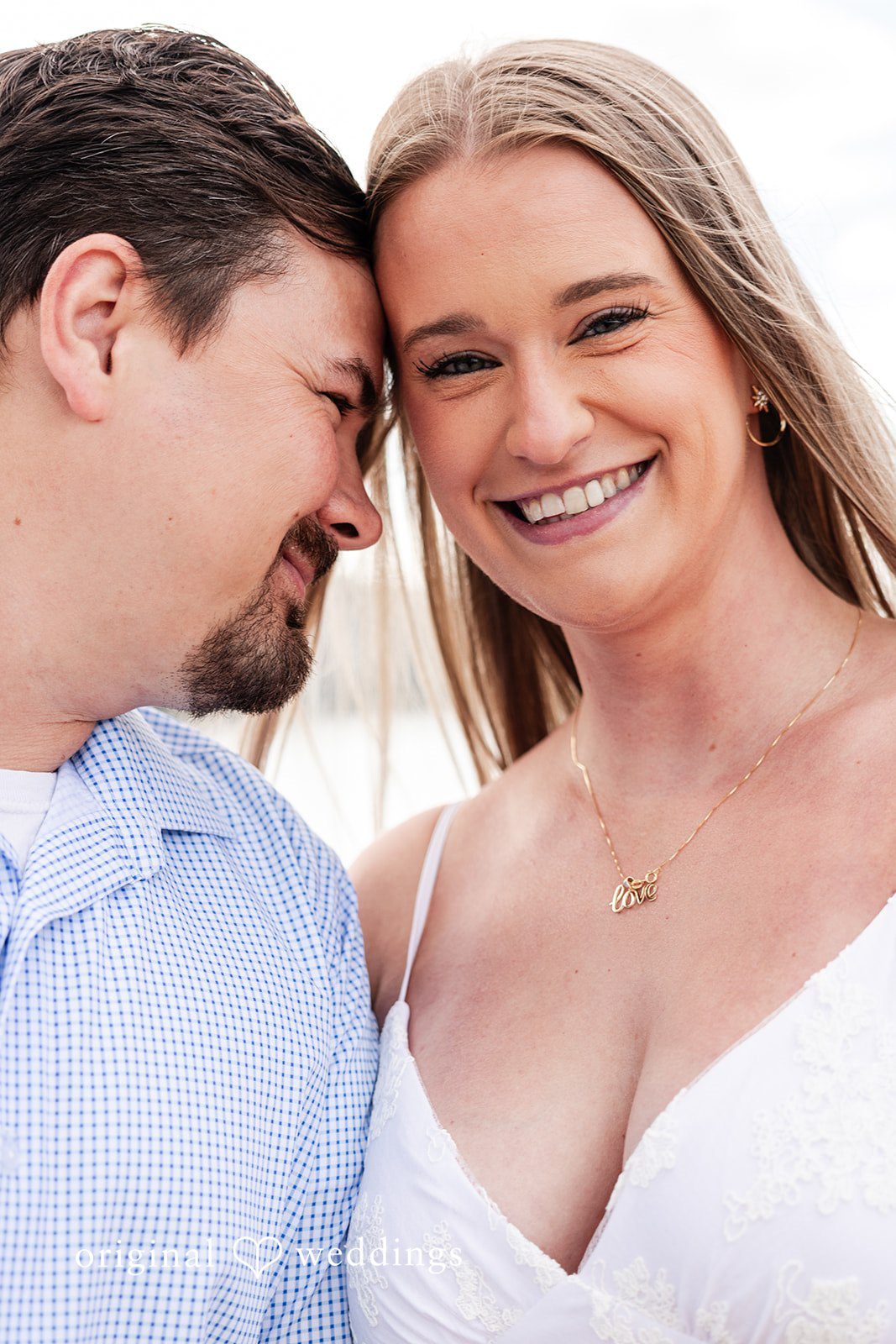 A romantic portrait of the couple