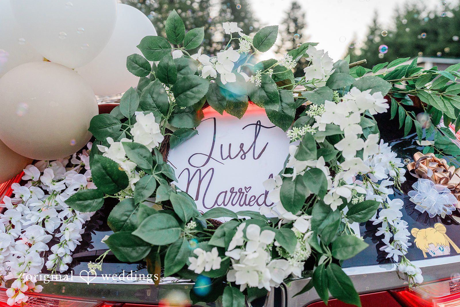 Tiffany Hazel + Ryan Floral details