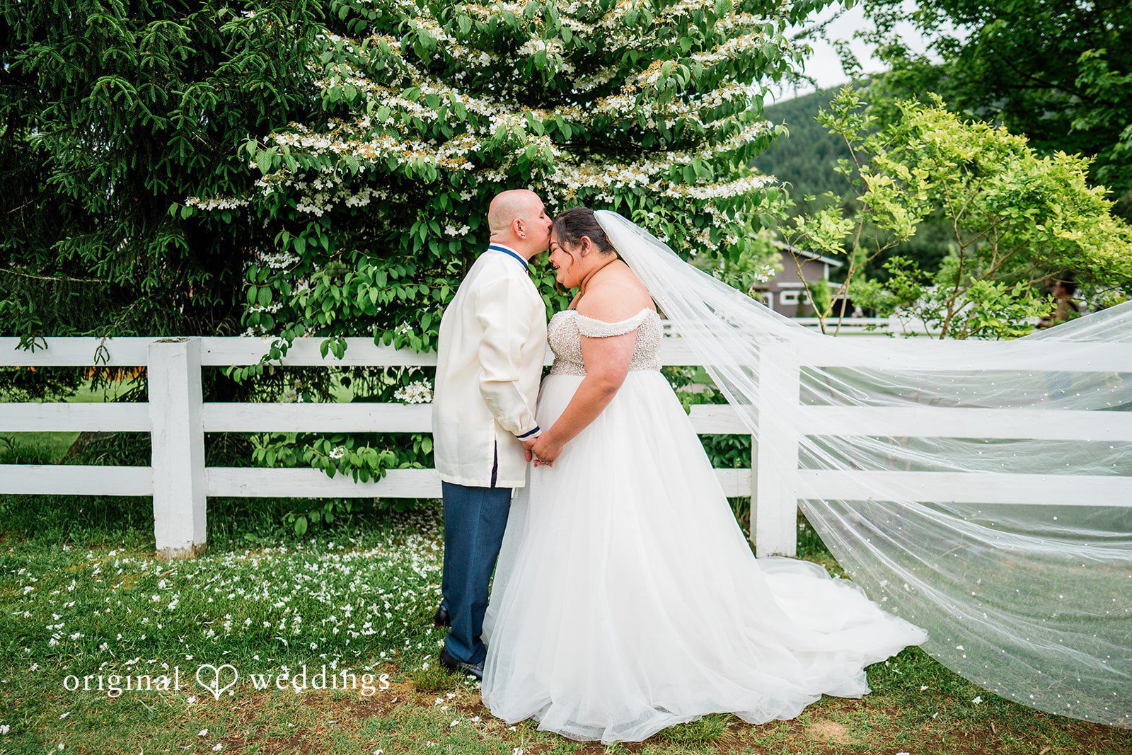Tiffany Hazel + Ryan Romantic moment