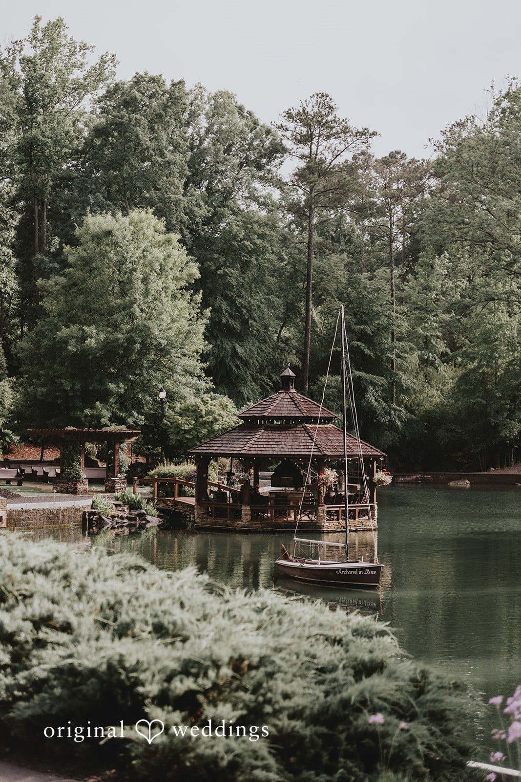 Julia + Kaleb Rocky's Lake Estate exterior wedding venue view