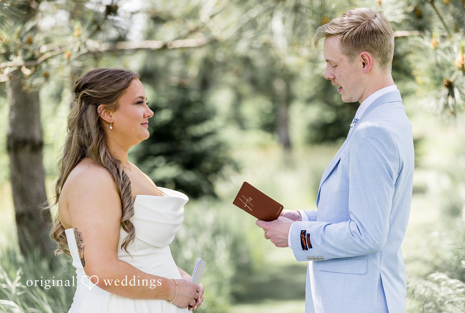 Golden hour portrait at Spruce Hill captured by Minneapolis Wedding Photographers from Original Weddings.