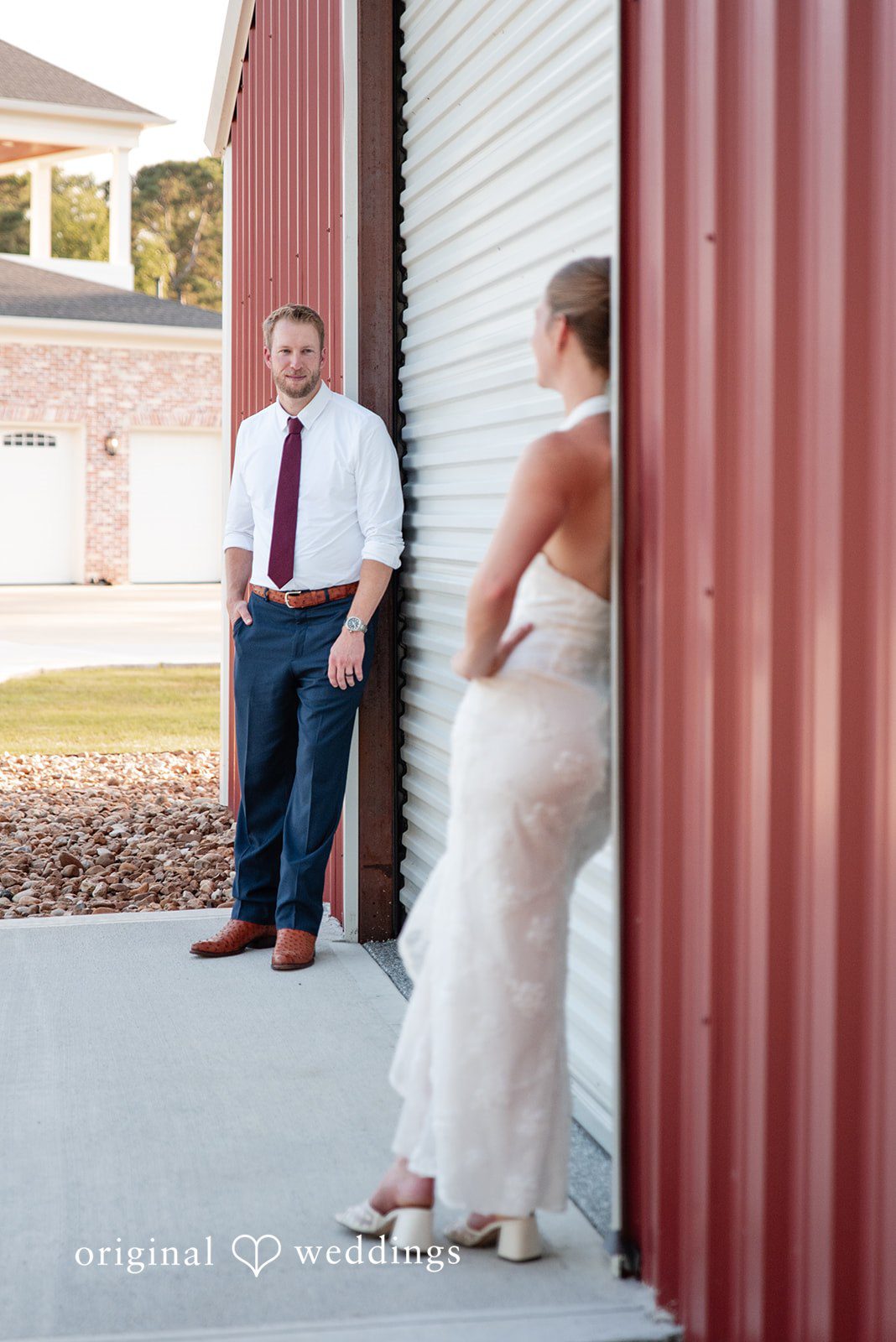 Morgan + Nick A stylish portrait by the red barn
