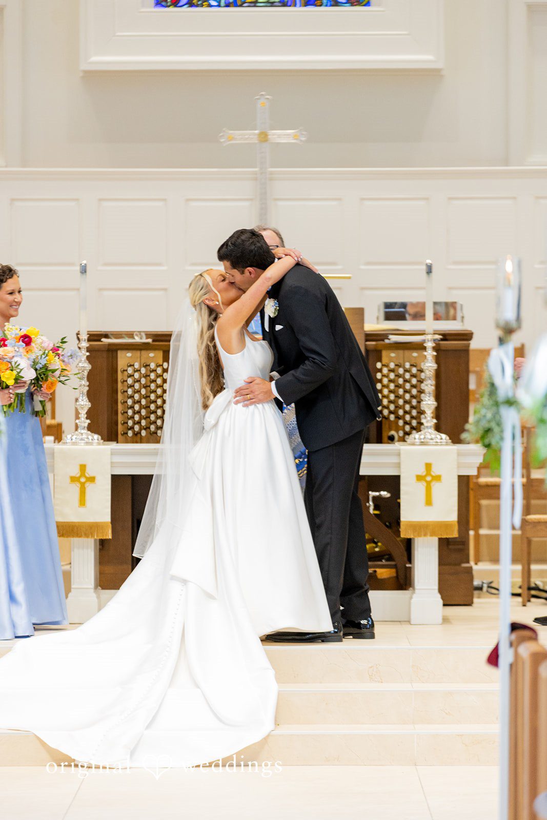 Maret + David The couple takes their first kiss