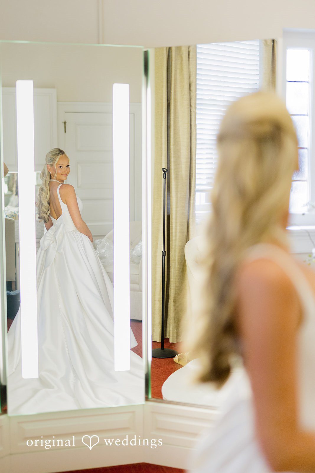 Maret + David Getting-ready moment at the lodge