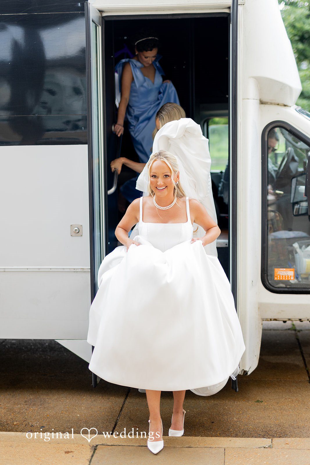 Maret + David The bride alights from the car