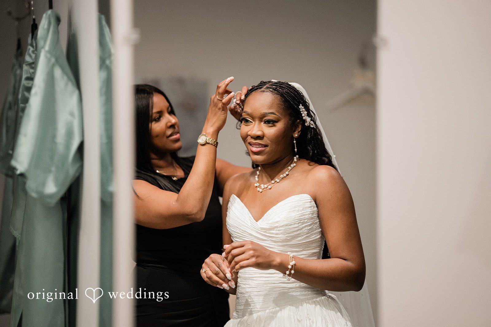 Khanyile + Shontel Bride getting ready before the wedding ceremony