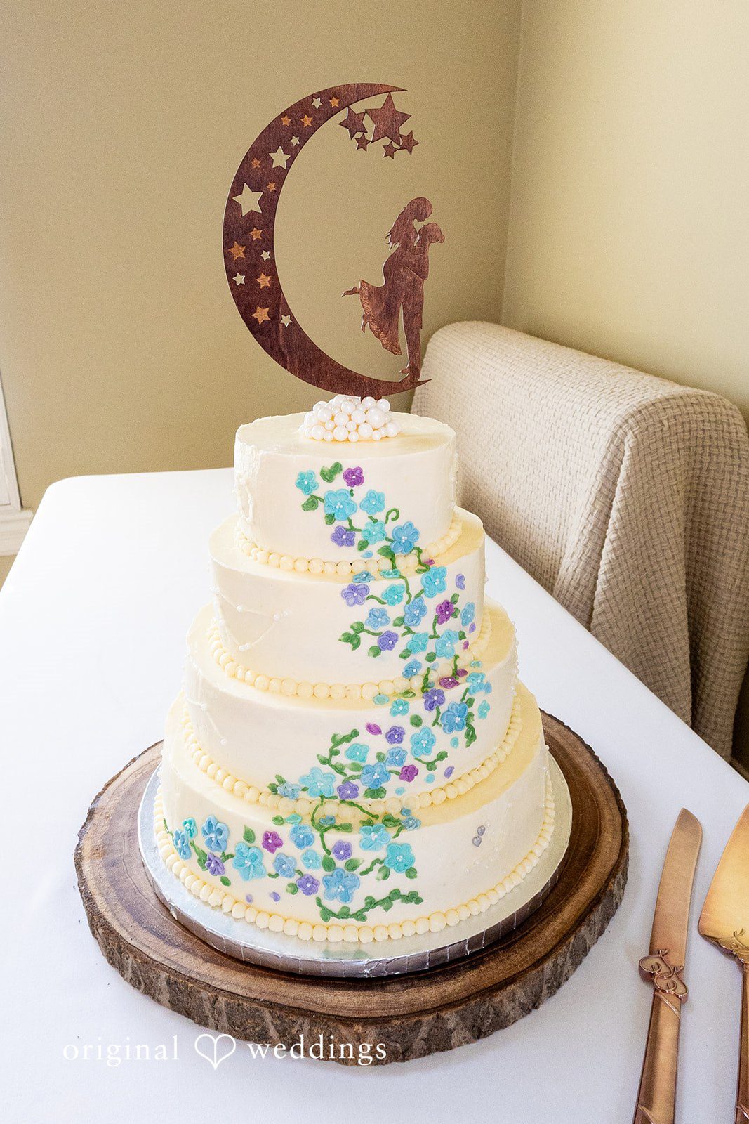 Sasha + Tom Elegant cake display at The Great Hall at Green Lake