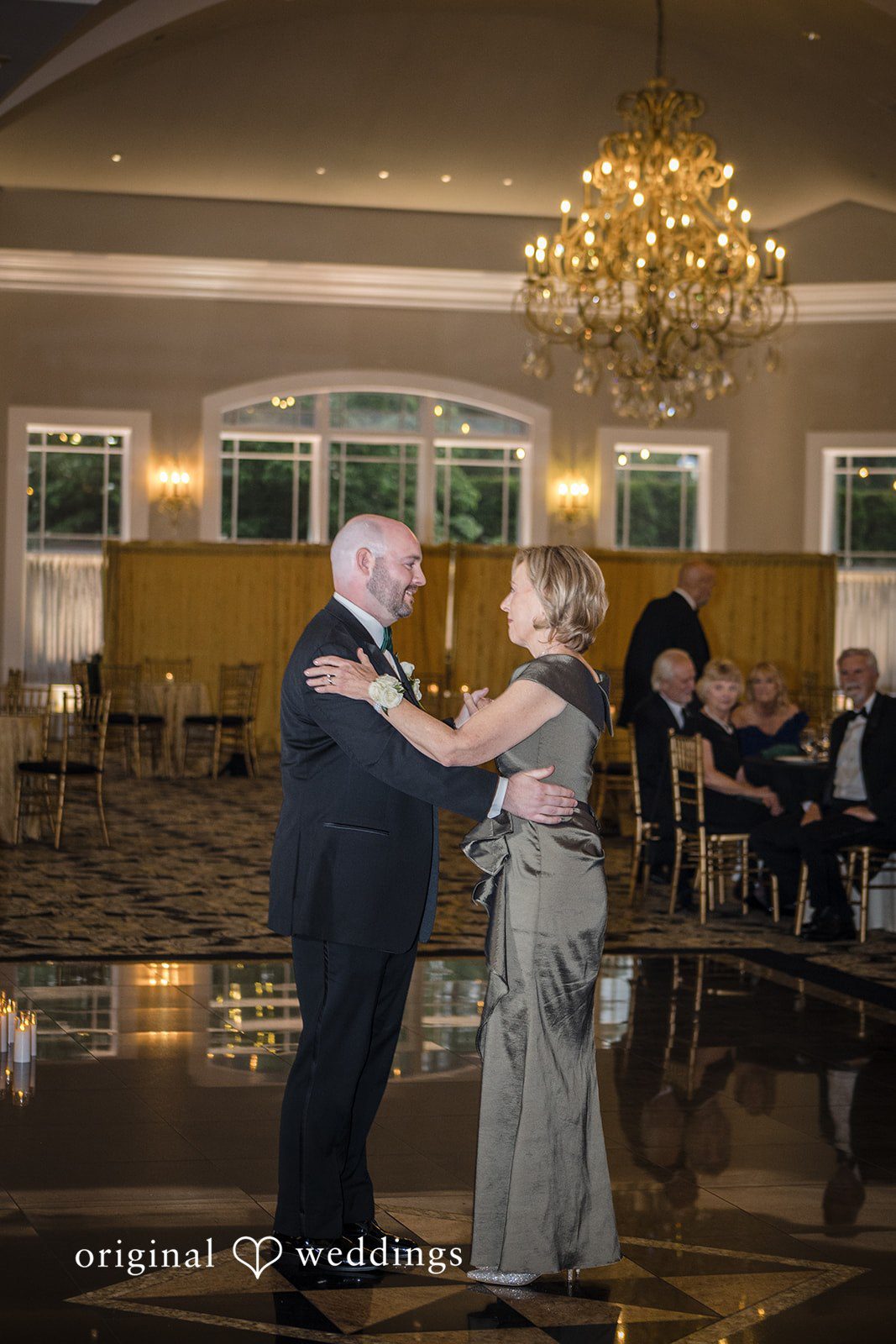 Kimberly + Jordan Groom sharing a heartfelt dance