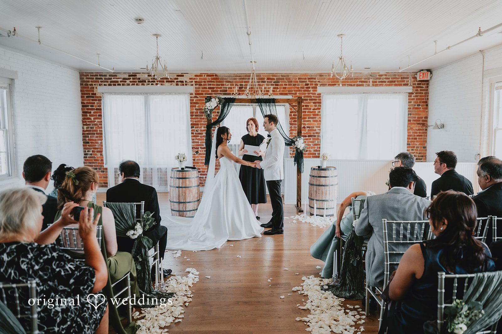 The bride and groom say their vows