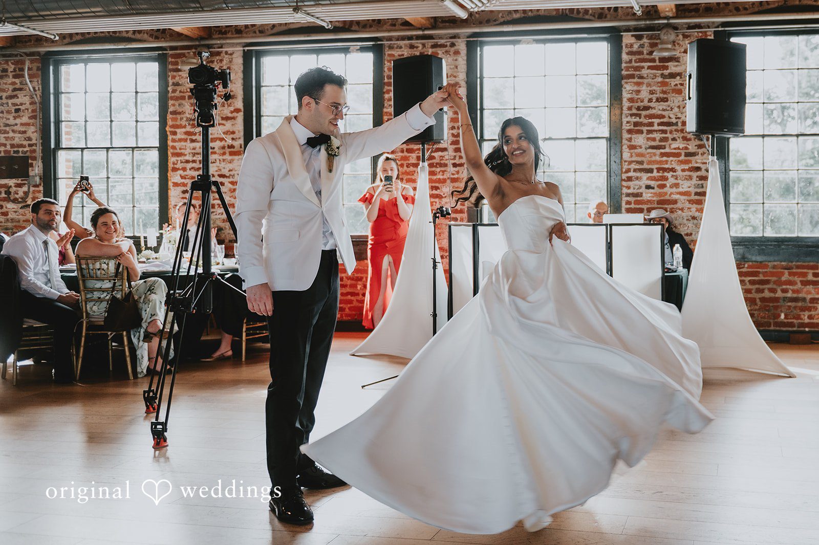 The couple dances beautifully