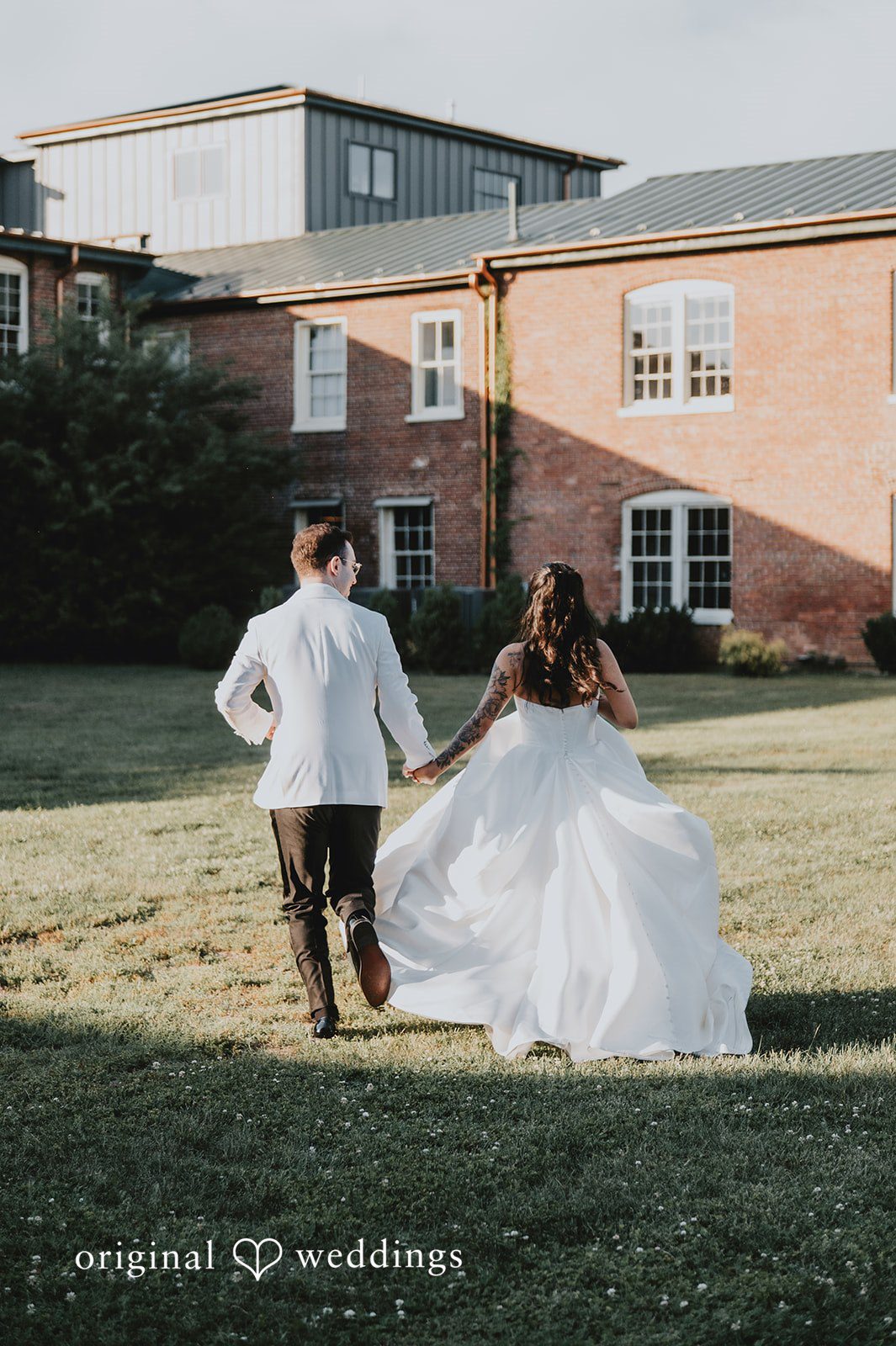 The couple in the outdoors