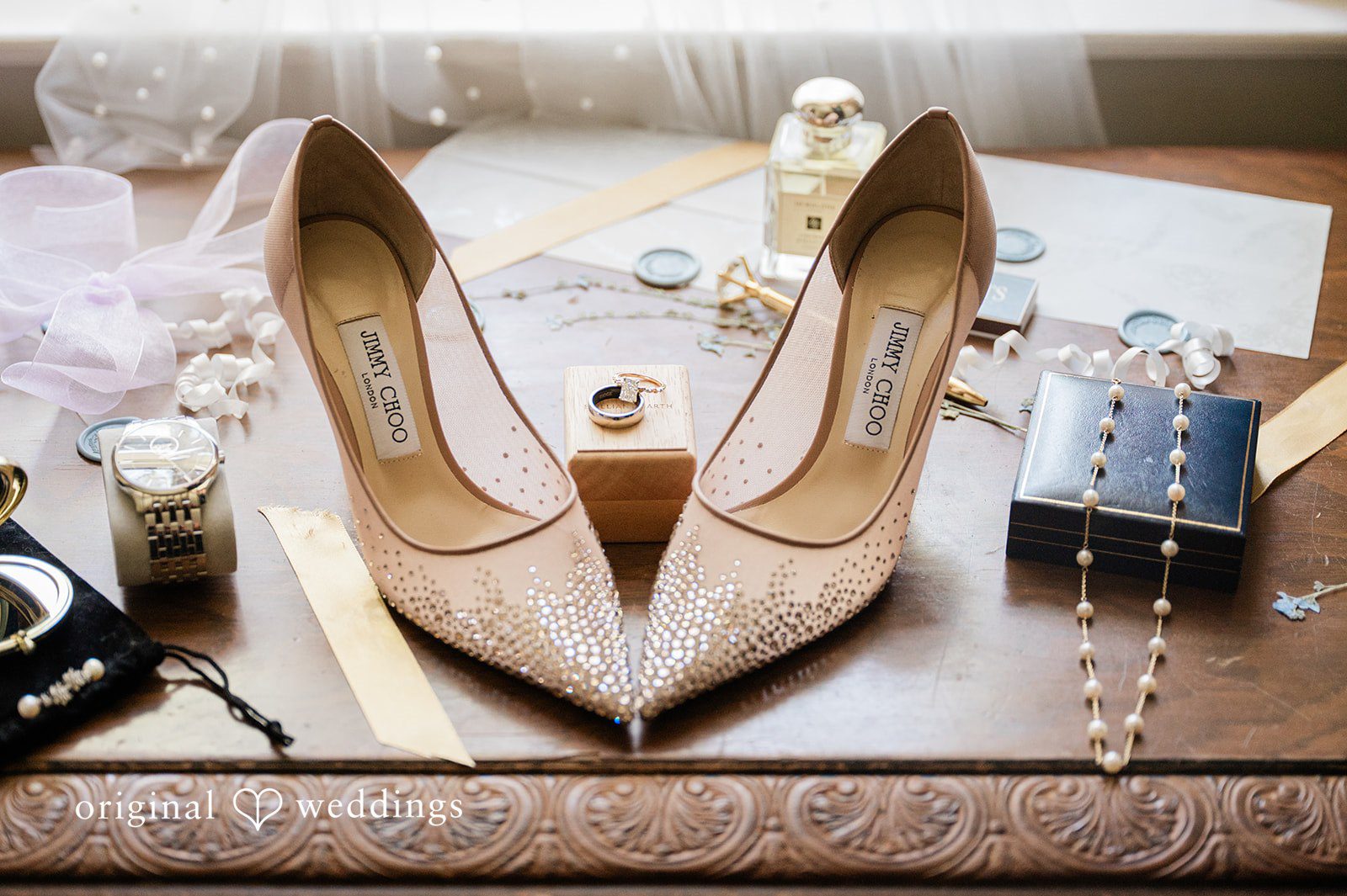 Shoes, rings and other wedding accessories