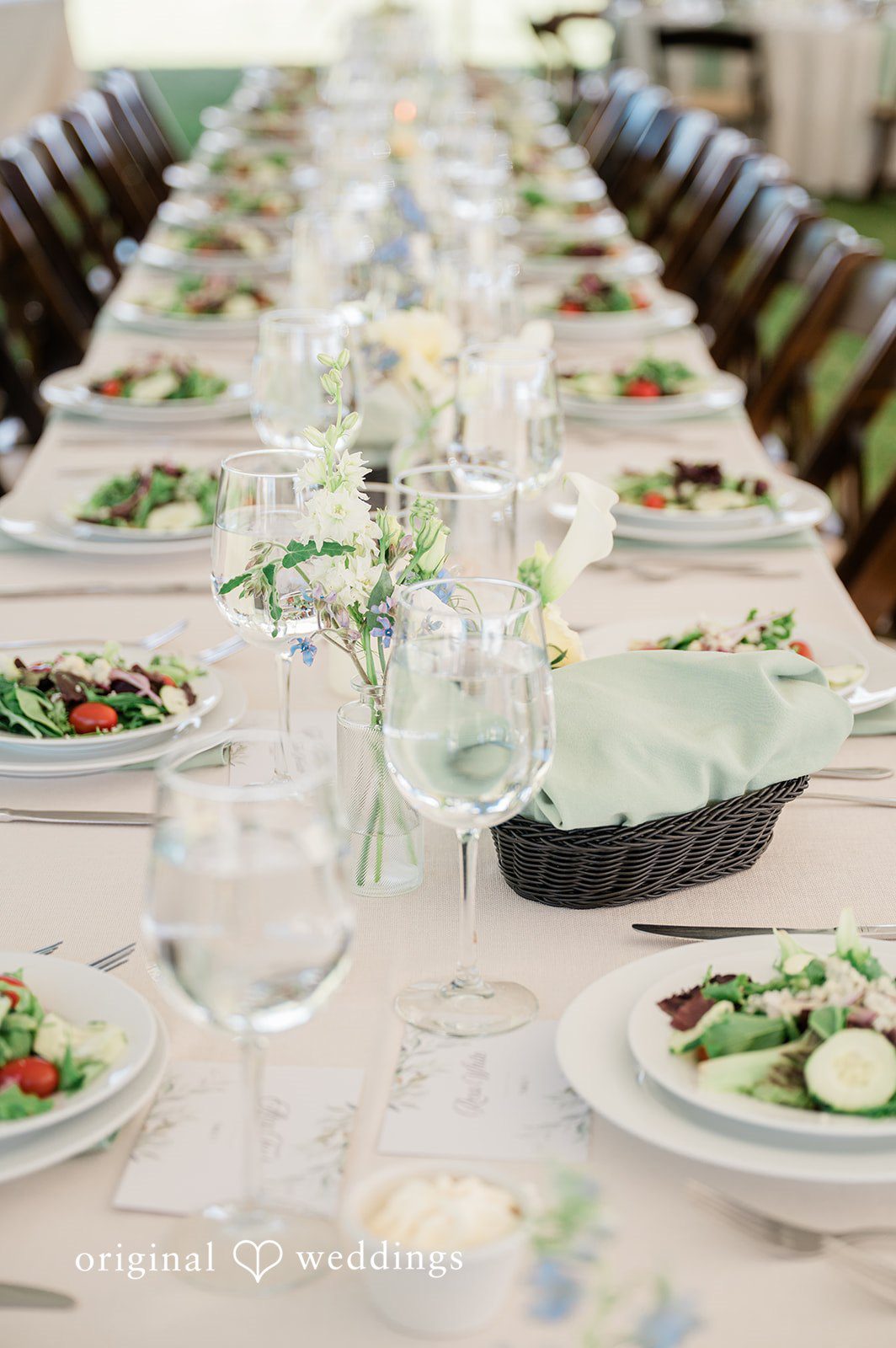Table arrangement