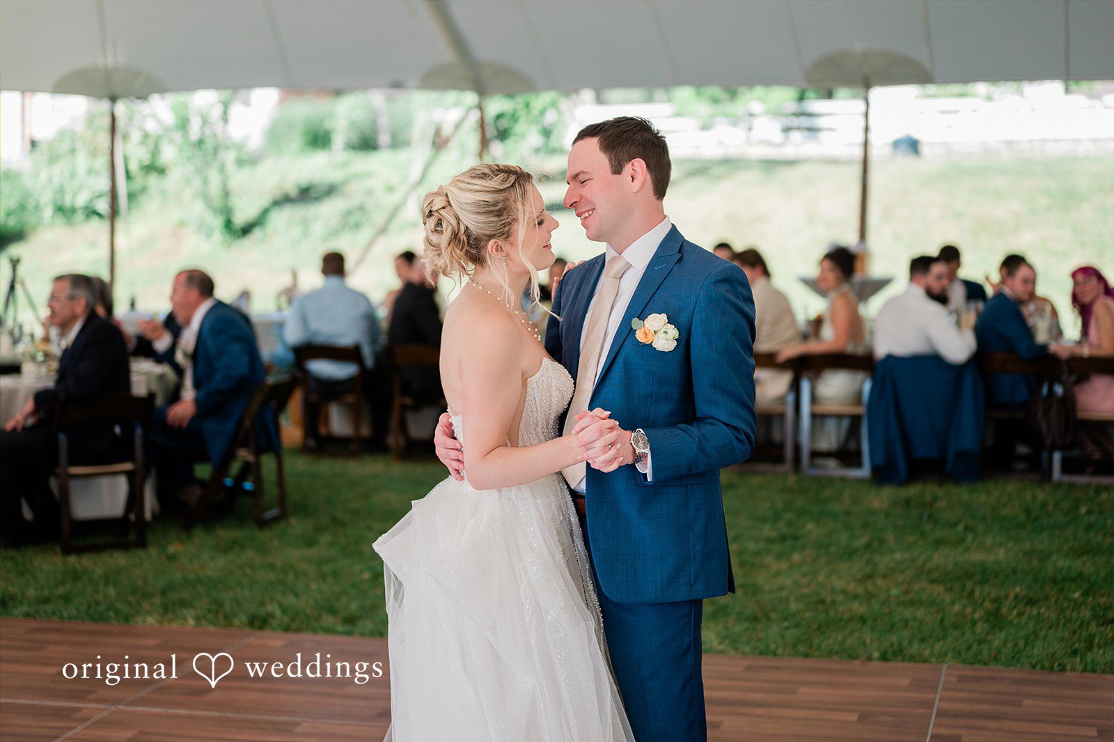 Beautiful moment at the wedding reception