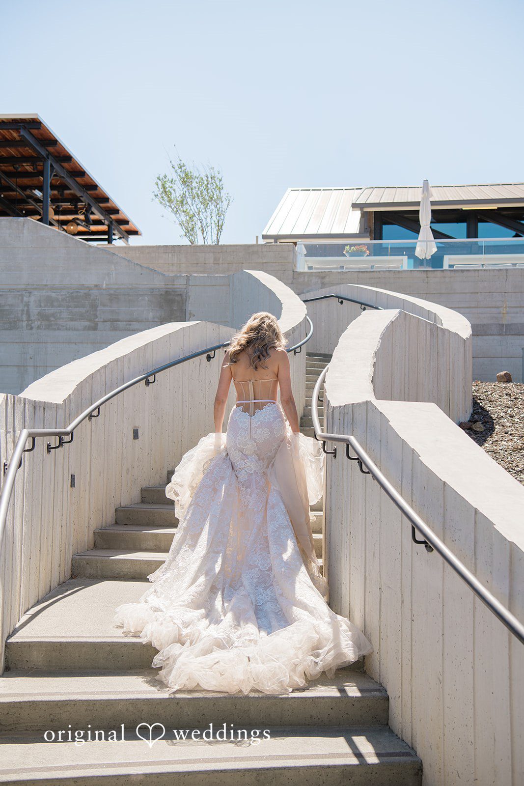 Mehul + Nazanin The bride takes a walk through the stairs