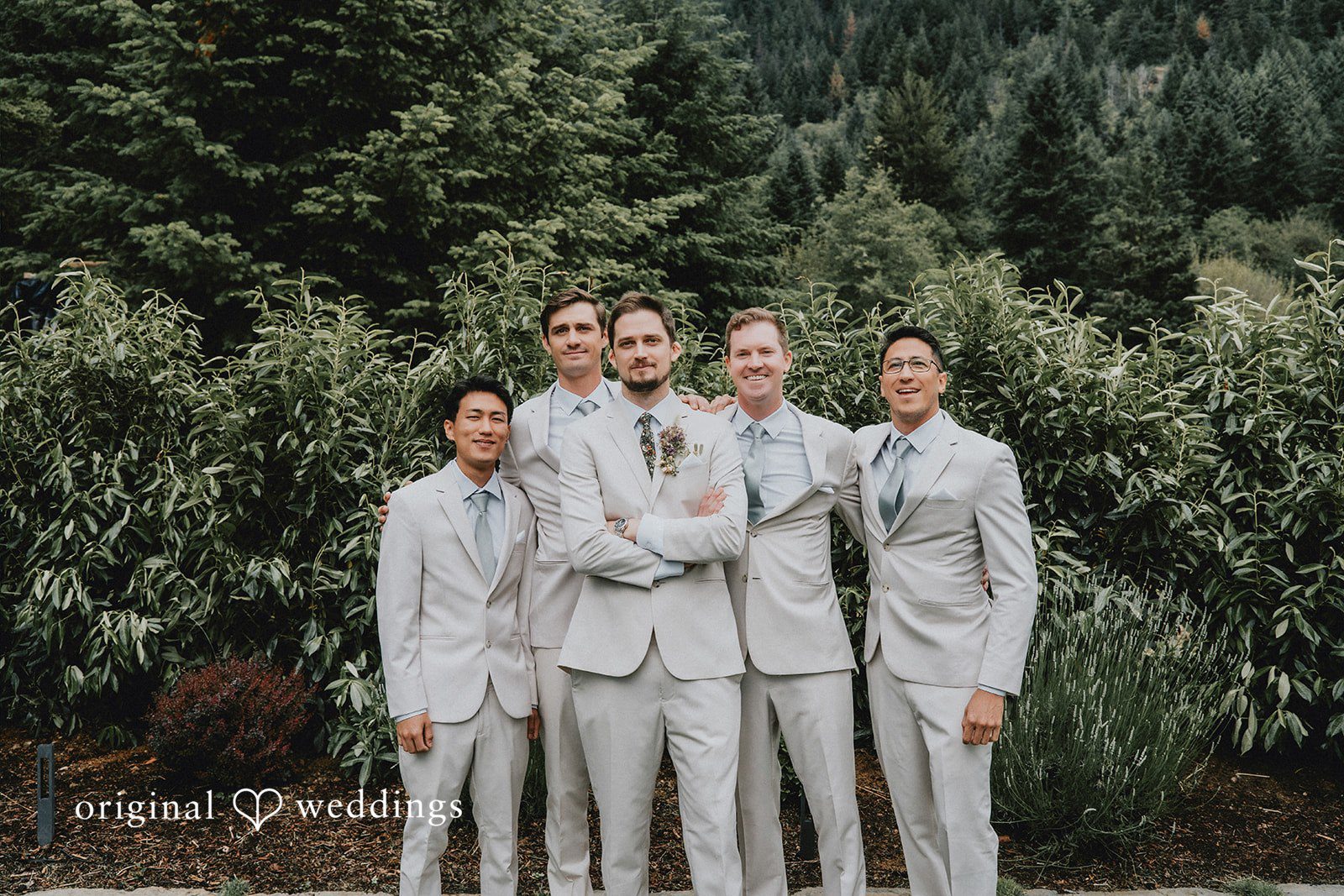 Ben + Erin Group picture of groom with groomsmen at Paradise Inn wedding