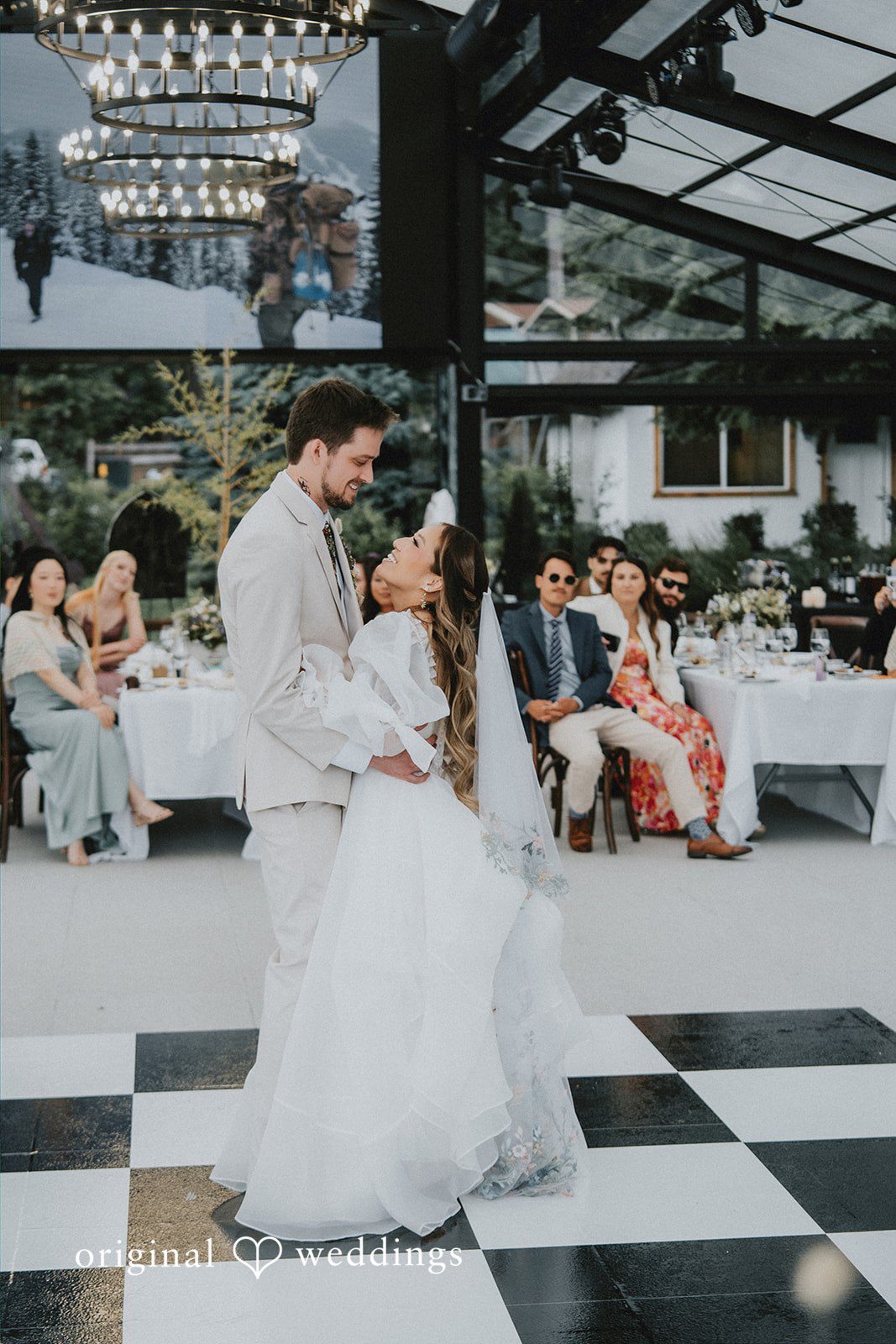 Ben + Erin Seattle Wedding Photographers at Paradise Inn | Ben & Erin -