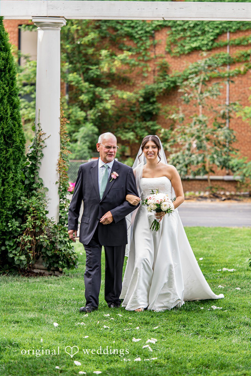 Angela + Brent Cleveland Wedding Photographers at Whitehall Columbia | Angela & Brent -