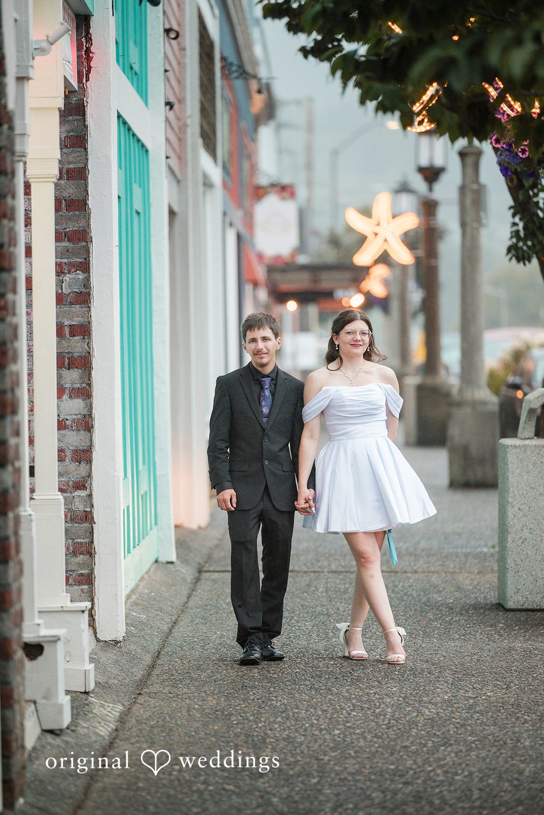 Portland Wedding Photographers at The Beacon - Seaside | Terra & Daniel -