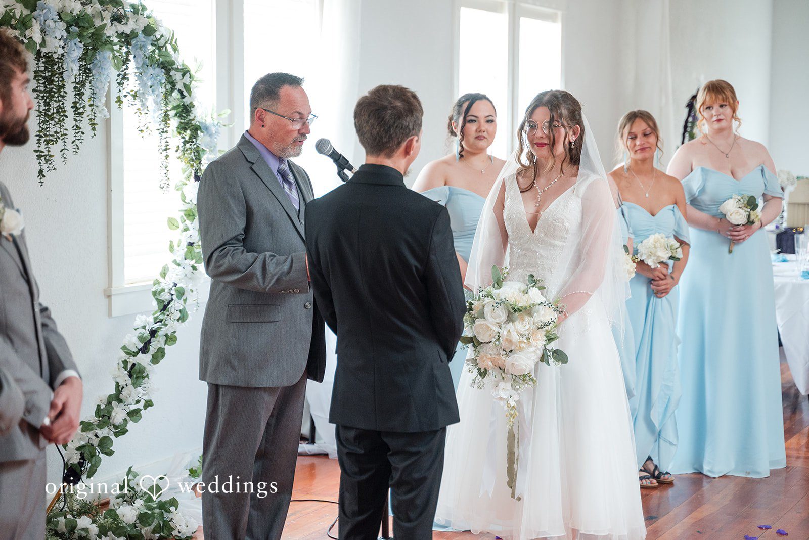Portland Wedding Photographers at The Beacon - Seaside | Terra & Daniel -