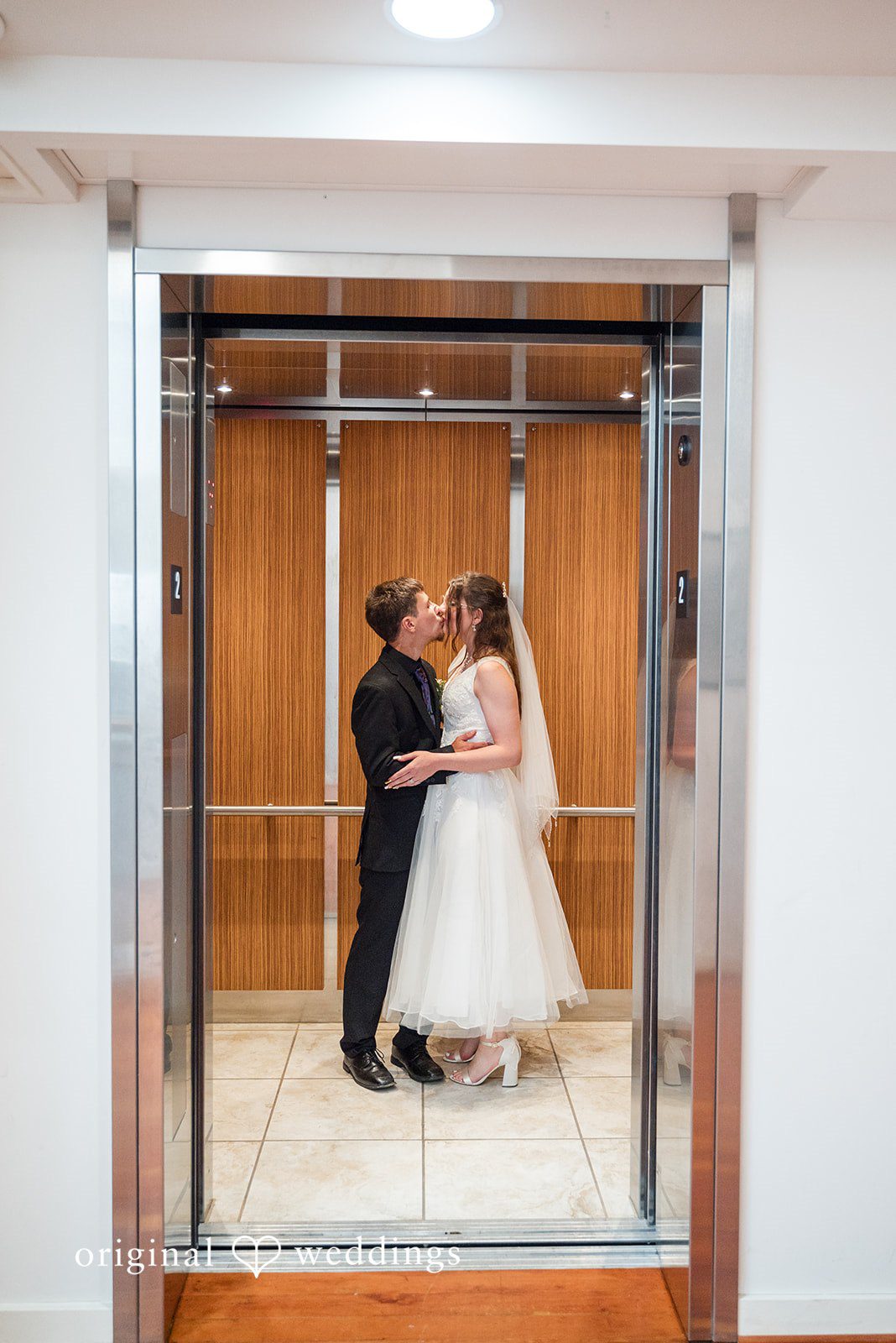Portland Wedding Photographers at The Beacon - Seaside | Terra & Daniel -