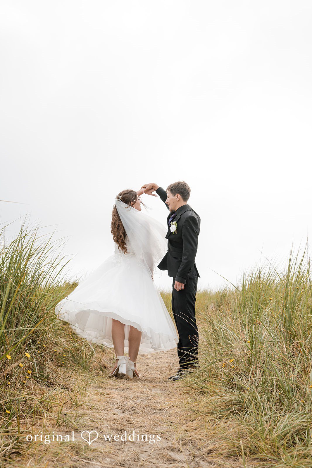 Portland Wedding Photographers at The Beacon - Seaside | Terra & Daniel -