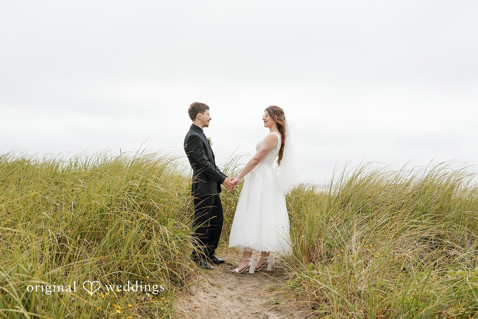 Portland Wedding Photographers at The Beacon - Seaside | Terra & Daniel -