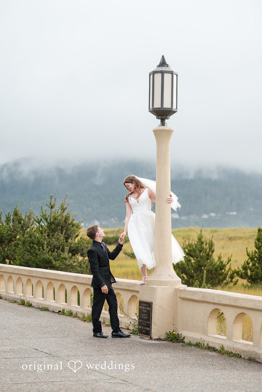 Portland Wedding Photographers at The Beacon - Seaside | Terra & Daniel -