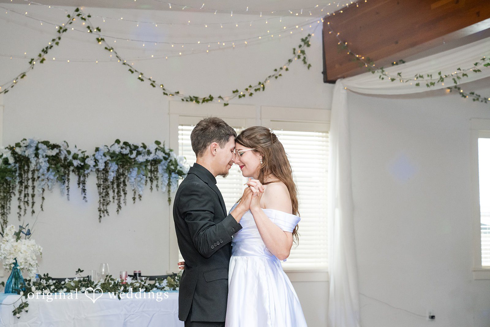 Portland Wedding Photographers at The Beacon - Seaside | Terra & Daniel -