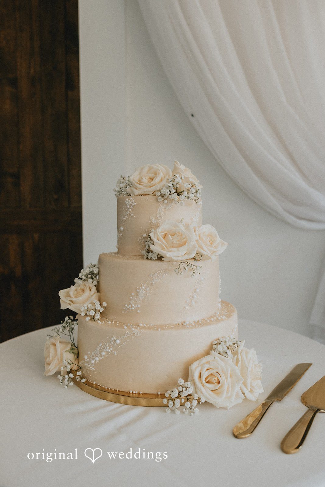 Briana + Joshua White wedding cake
