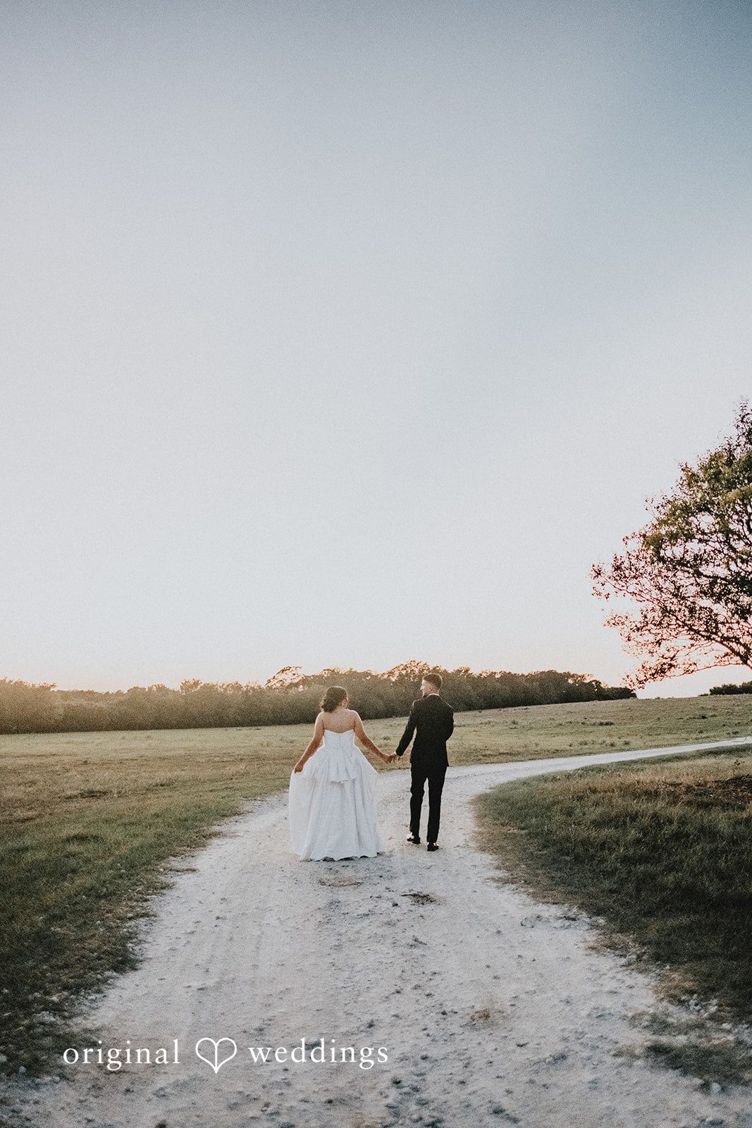 Briana + Joshua Aisle path in the field